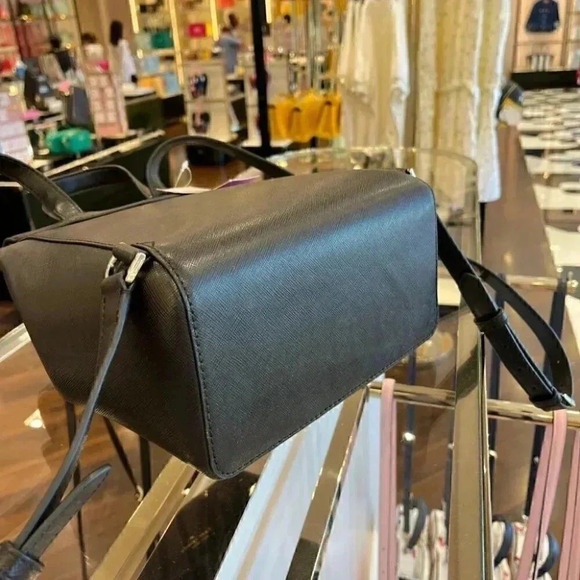 KATE SPADE LIZZIE MEDIUM FLAP BACKPACK TOTE BAG BLACK LEATHER PURSE CARR… - Picture 3 of 7